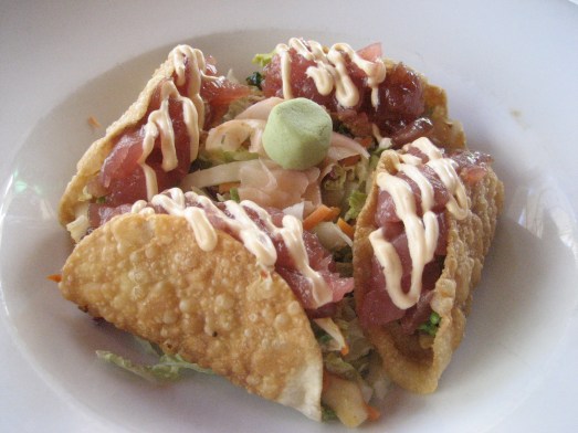 Beachcomber Cafe's ahi tacos